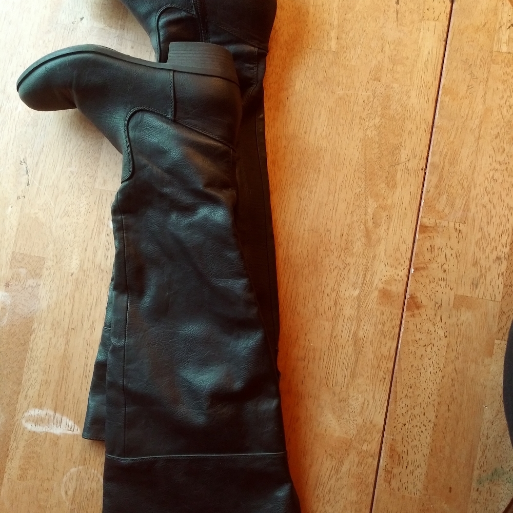 2 pair of knee high boots size 7.5 and 8.5